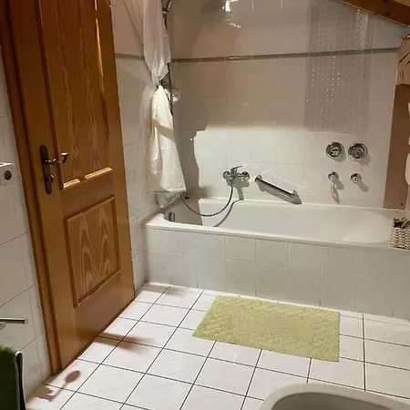 Dachgeschosswohnung Mit Traumhaftem Zugspitzblick Bei Garmisch *