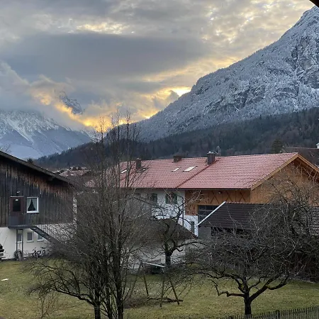 Dachgeschosswohnung Mit Traumhaftem Zugspitzblick Bei Garmisch * Farchant