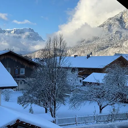 Dachgeschosswohnung Mit Traumhaftem Zugspitzblick Bei Garmisch Farchant